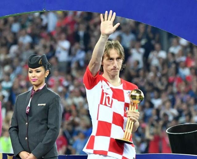 皇社主席与西班牙首相会面，将新建武器研发中心（皇社主席会晤西班牙首相，计划新设武器研发中心）