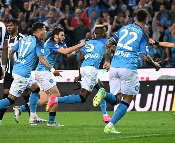 六战全胜，欧冠官方晒阿森纳战绩：谁还能阻止他们？（六连胜！欧冠官媒晒出阿森纳战绩：谁能阻挡他们的脚步？）