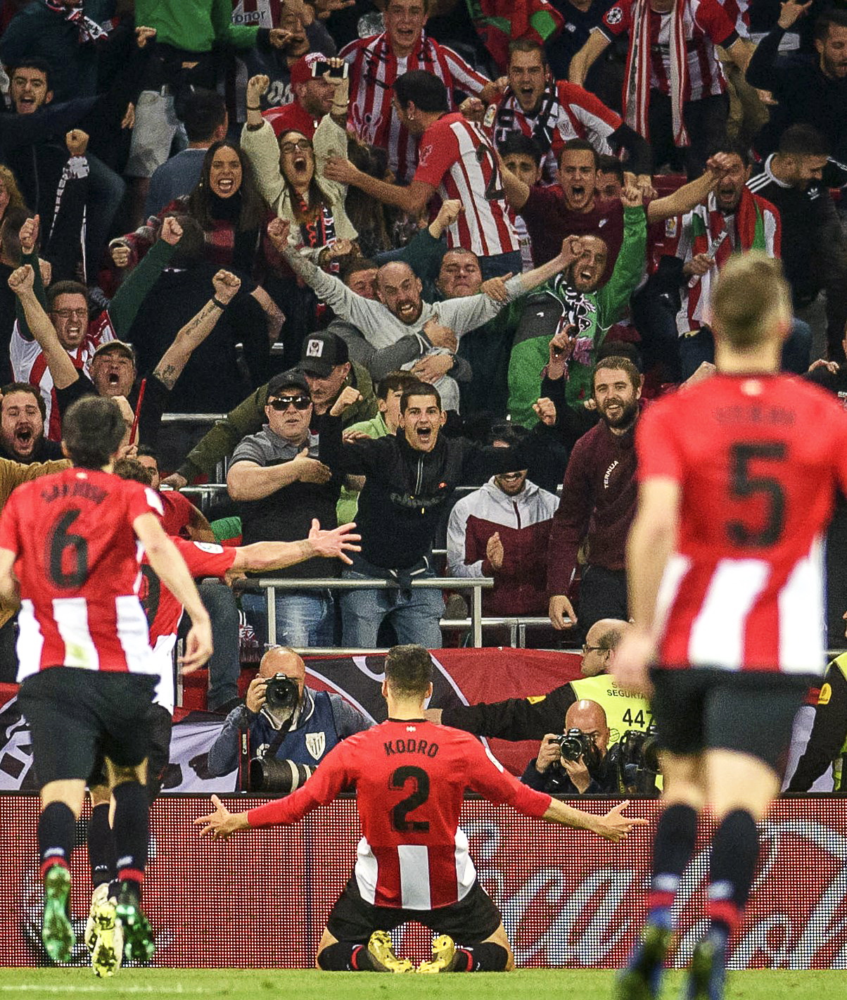 传闻：蓝鹰埃弗顿关注梅斯16岁前锋，身高193已亮相法甲（据报道：蓝鹰埃弗顿有意梅斯16岁前锋，193cm新星已完成法甲首秀）