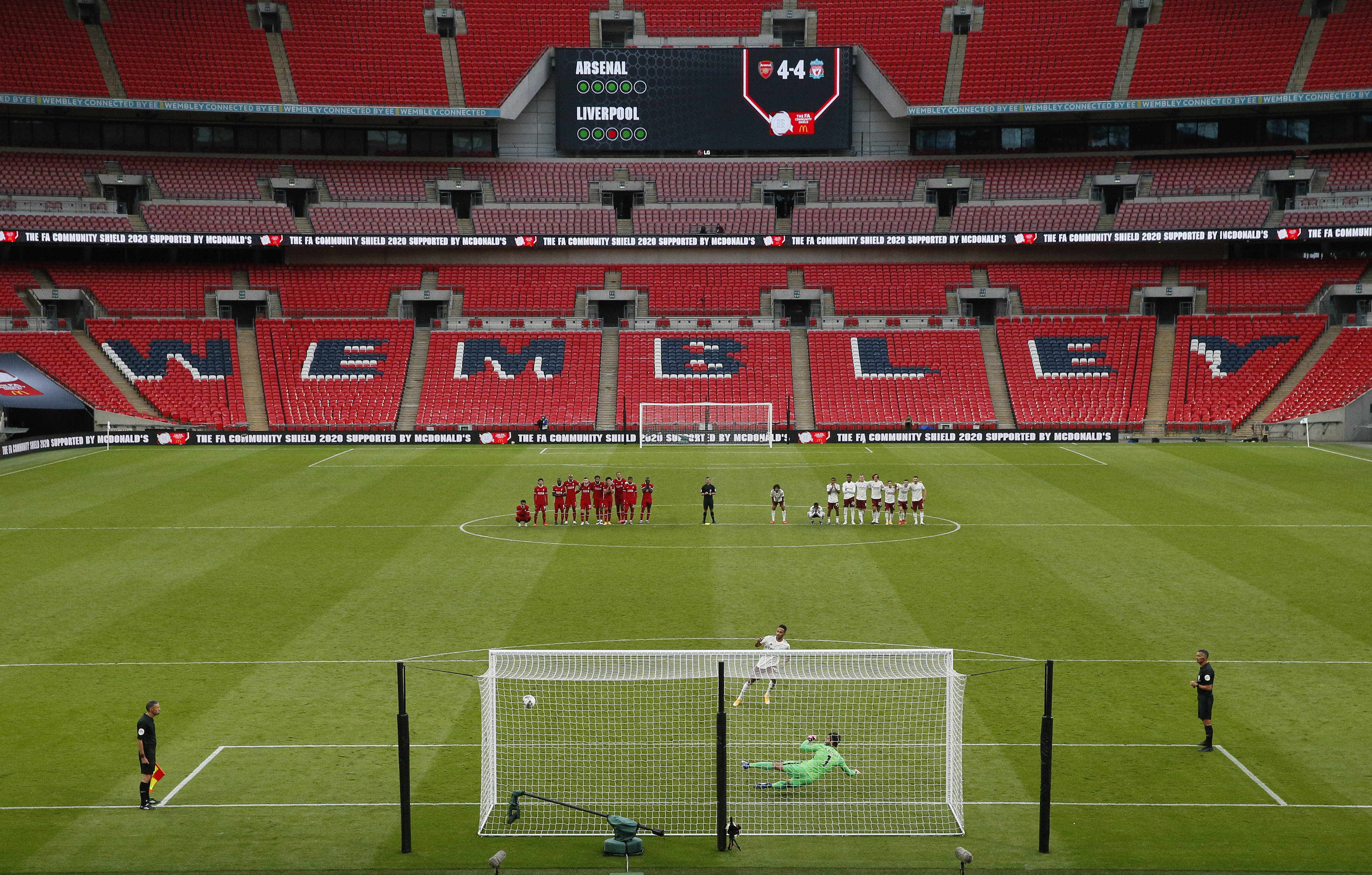 图赫尔谈C罗染红：希望我的球员们不要得红牌，这很重要（图赫尔评C罗红牌：希望队员避免被罚下，这非常关键）