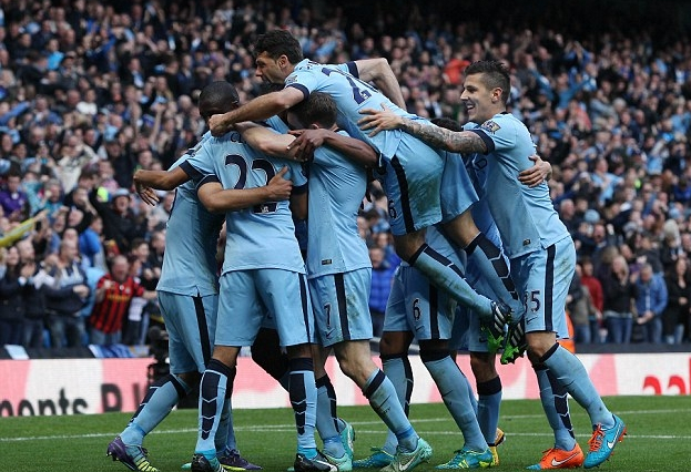 不服！弗兰克：不理解西蒙斯为何改判红牌，也不理解罗梅罗吃第二张黄牌（弗兰克质疑判罚：不理解西蒙斯改判红牌，同样不解罗梅罗吃到第二张黄牌）